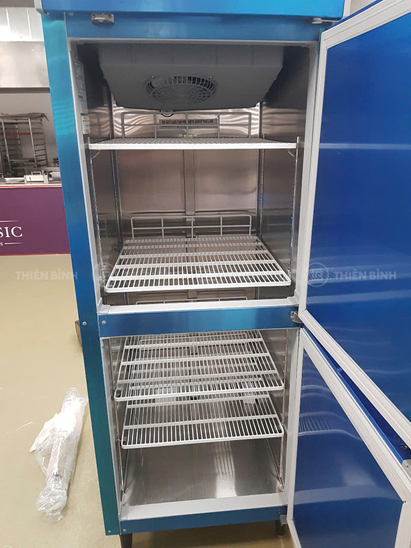 Tủ đông đứng 2 cánh Hoshizaki HFWH77LS4 - ảnh 2 Khoang tủ đông Hoshizaki Mặt trước tủ đông Hoshizaki 2 cánh Video tủ đông Hoshizaki HFWH77LS4