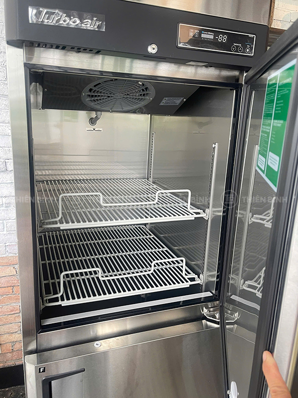 Tủ đông đứng Turbo Air 2 cánh inox KF25-2 - ảnh 3 Tủ Turbo Air KF25-2 có quạt gió