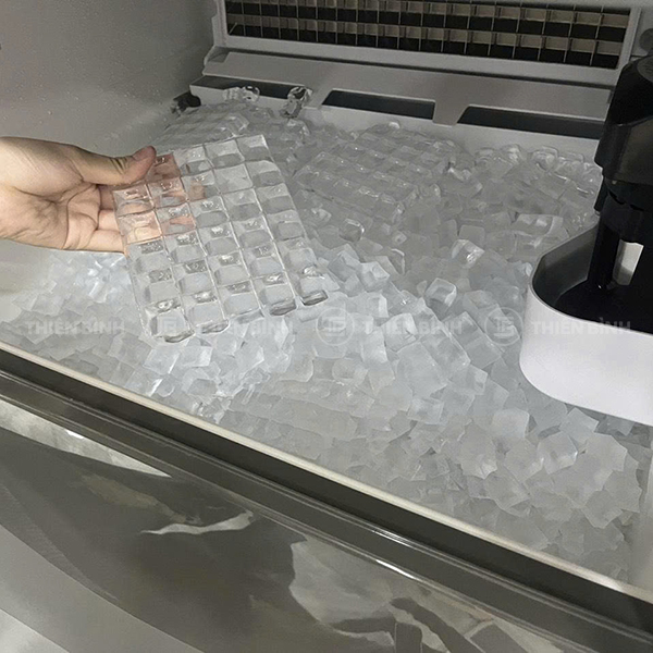 Thành phẩm máy làm đá Hoshizaki SRM-105A