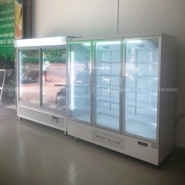 Tủ mát 3 cánh kính có quạt lạnh Snow Village LC-1800XF - ảnh 1 Tủ thiết kế kiểu dáng hiện đại