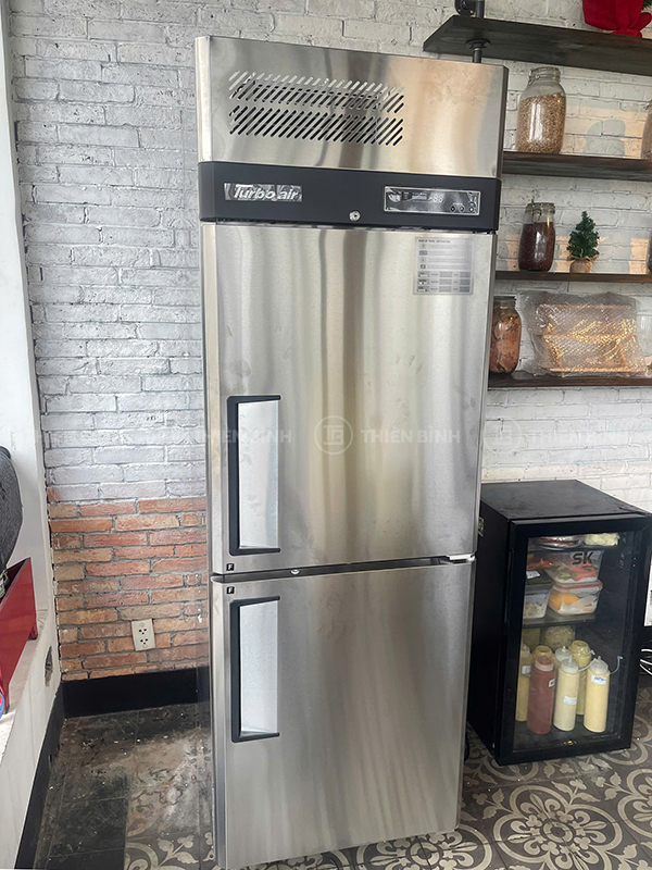 Tủ đông đứng Turbo Air 2 cánh inox KF25-2 - ảnh 2 Tủ Turbo Air KF25-2