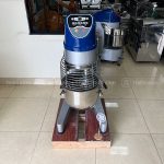 Phía trên máy đánh bột 20l Koche JL-B20B