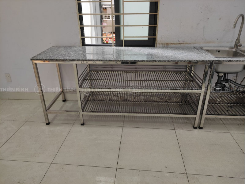 Bàn bếp inox mặt đá