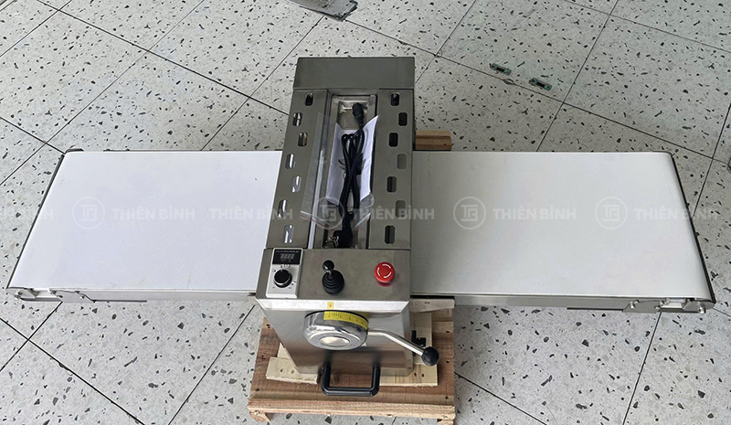Máy cán bột HW-1400TF