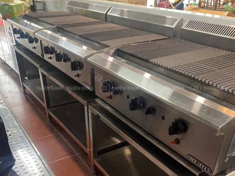 Khu vực bếp nướng bề mặt