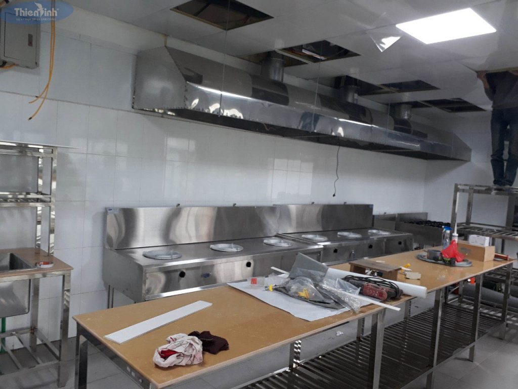 Qúa trình lắp đặt thiết bị bếp cho trường mầm non hoa hồng