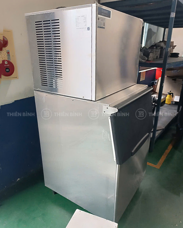 Máy làm đá viên Hoshizaki SRM-270AB 270kg/ngày - ảnh 2 Rãnh tản nhiệt bên hông máy Hoshizaki SRM-270AB