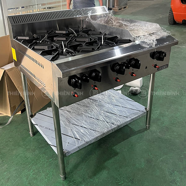 Bếp Âu 4 họng có chiên phẳng Berjaya OB4GG1B-17 - ảnh 2 Bếp âu có chiên phẳng Berjaya OB4GG1B-17 được làm thêm chân cao