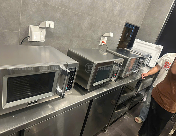 cung cap lo vi song midea 25k cho khach hang