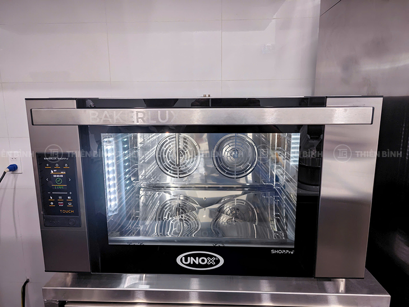 Lò nướng đối lưu 4 khay Unox Bakerlux Shop.Pro Touch XEFR04EUETDV - ảnh 1 Lò nướng Unox Bakerlux Shop.Pro XEFR04EUETDV