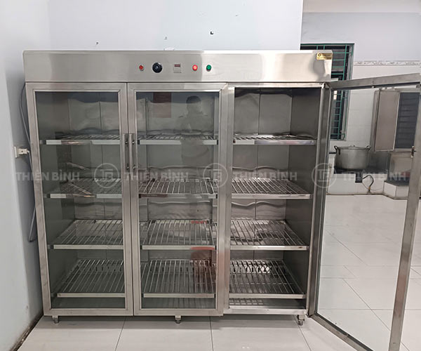 Tủ sấy bát công nghiệp 3 cánh kính - ảnh 3 Tủ sấy khay 3 cánh 1m8 sản xuất theo yêu cầu