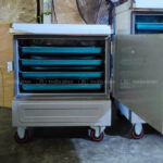 Bên trong tủ cơm điện 4 khay