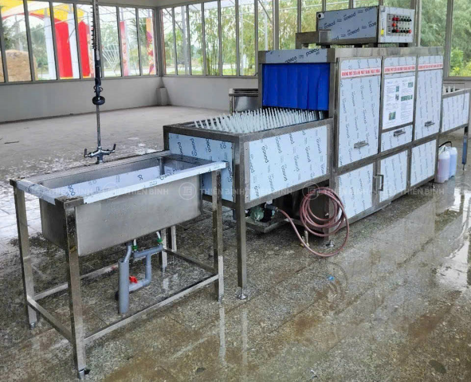 Máy rửa bát băng chuyền TB-616 - ảnh 2 Hệ thống rửa băng chuyền sử dụng máy rửa bát TB-616