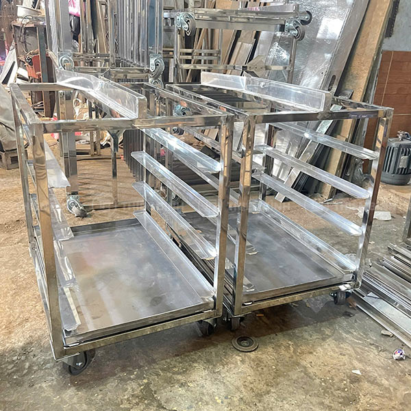 Xe đẩy khay của lò nướng