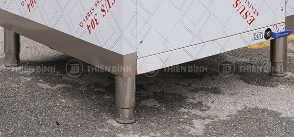 Chân máy và đầu thoát nước