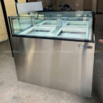 Tủ trưng bày bánh 1m2 kính vuông Berjaya RDS-M-12 thiết kế kiểu dáng hiện đại