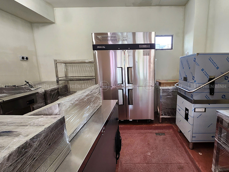 Cung cấp thiết bị bếp cho Ristreet Café tại Thảo Điền - ảnh 8 cac thiet bi duoc sap xep vao vi tri