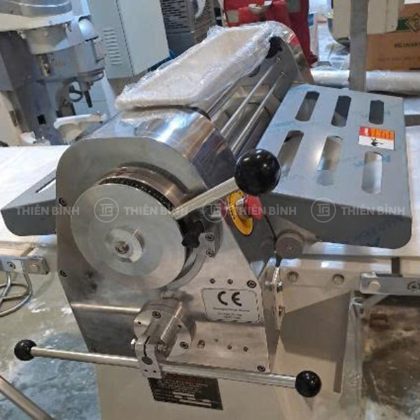 Máy cán bột 2 chiều Softmill SL-520B - ảnh 1 Máy cán bột Softmill SL-520B