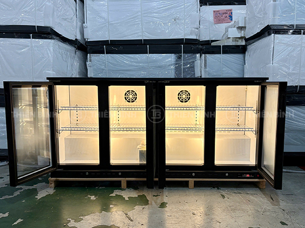 Tủ mát quầy bar 4 cánh kính Lightcool LC-4K370C - ảnh 2 Khoang tủ Lightcool LC-4K370C