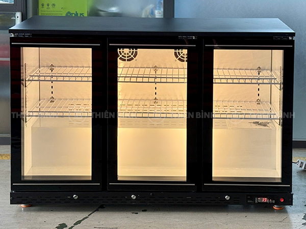 Tủ mát quầy bar 3 cánh kính Lightcool LC-3K293C - ảnh 1 mat truoc tu mat quay bar 3 canh kinh lightcool lc 3k293c