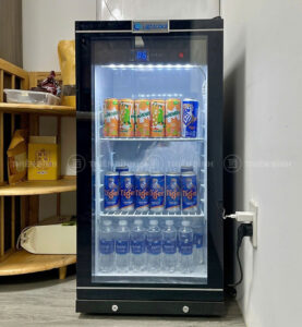 Tủ mát 1 cánh kính mini Lightcool LC-1K250C - ảnh 1 Sử dụng tủ mát 1 cánh kính mini Lightcool LC-1K250C