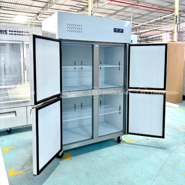 Tủ đông mát 4 cánh inox Lightcool LC-4I1068FC (làm lạnh trực tiếp) - ảnh 3 Tủ Lightcool LC-4I1068FC (làm lạnh trực tiếp)