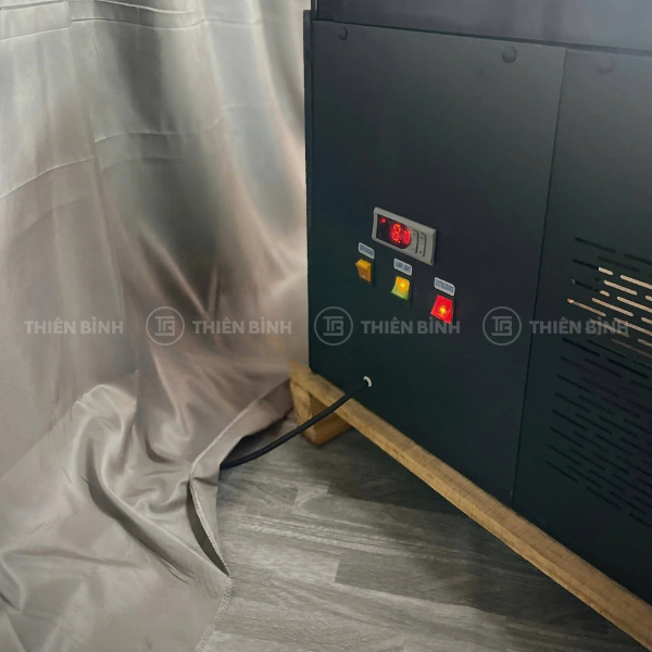 Tủ trưng bày bánh 3 tầng 1m8 kính cong Lightcool LC-1800 - ảnh 4 Tủ trưng bày bánh 3 tầng 1m8 Lightcool LC-1800