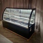 Tủ trưng bày bánh 3 tầng kính cong Lightcool LC-1800