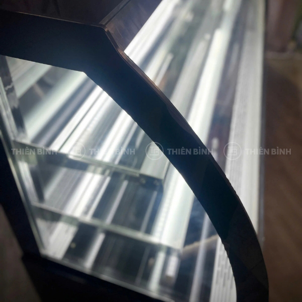 Tủ trưng bày bánh 3 tầng 1m8 kính cong Lightcool LC-1800 - ảnh 3 Tủ trưng bày bánh Lightcool LC-1800
