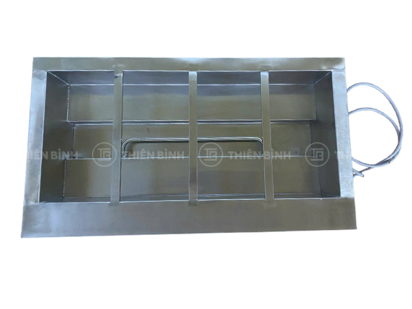 Thiết bị giữ nóng thức ăn đặt bàn 4 khay - ảnh 3 Thiết bị giữ nóng thức ăn đặt bàn 4 khay cấu tạo chắc chắn
