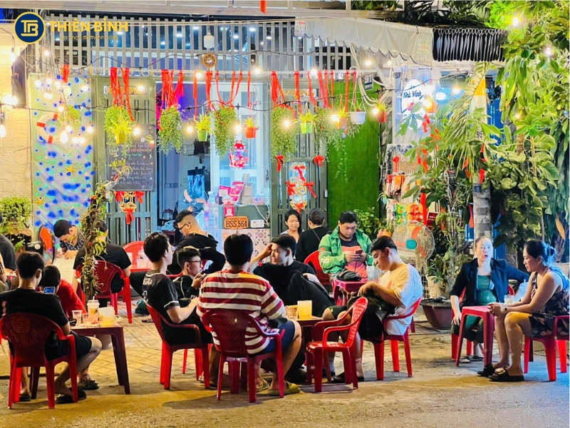 hình ảnh quán ăn đông khách