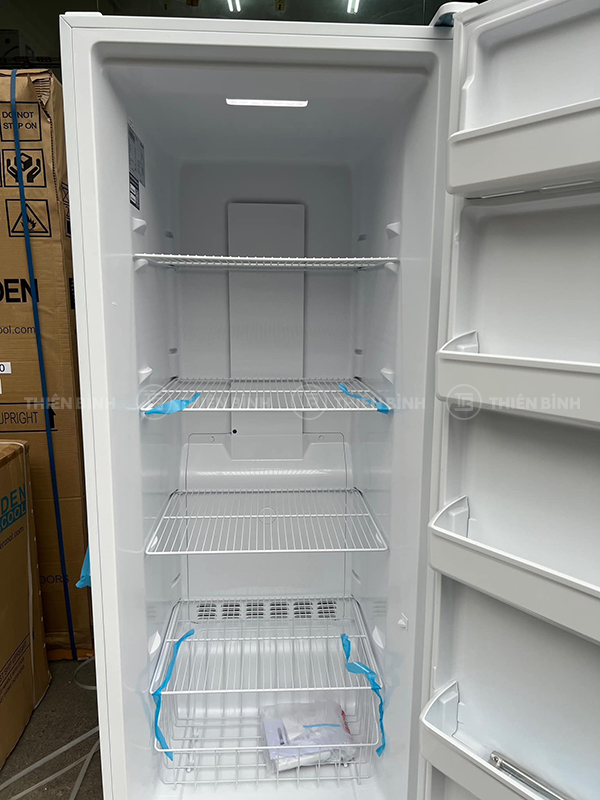 Tủ đông đứng 1 cánh 500L Sanden SFN-0500 - ảnh 2 Khoang tủ đông Sanden SFN-0500