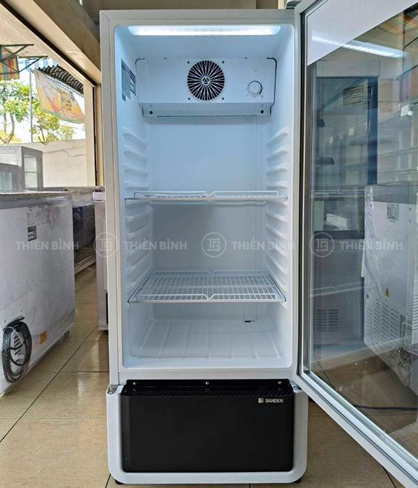 Tủ mát 1 cánh kính Sanden SPC-0250 - ảnh 3 Khoang tủ mát Sanden SPC-0250