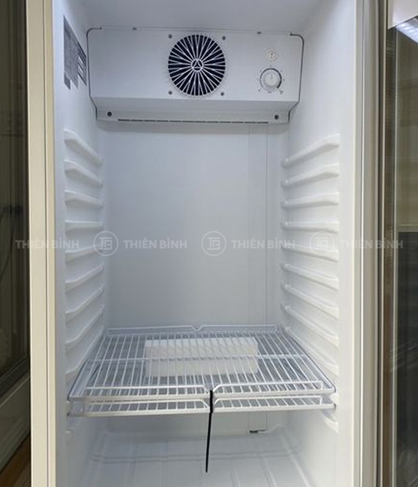 Tủ mát 1 cánh kính Sanden SPC-0270 - ảnh 4 Khoang tủ Sanden SPC-0270
