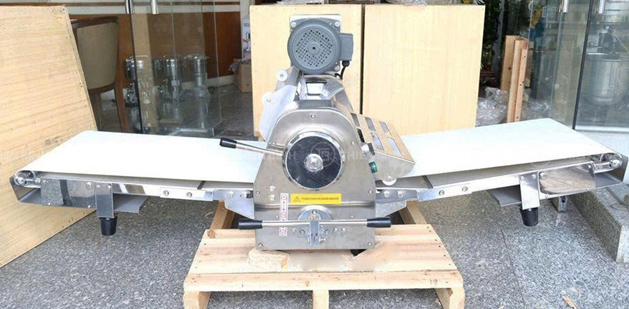 Máy cán bột 2 chiều Heng Wu HW-450TF - ảnh 4 Máy cán bột HW-450TF