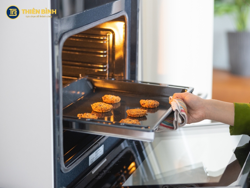 lò nướng đối lưu