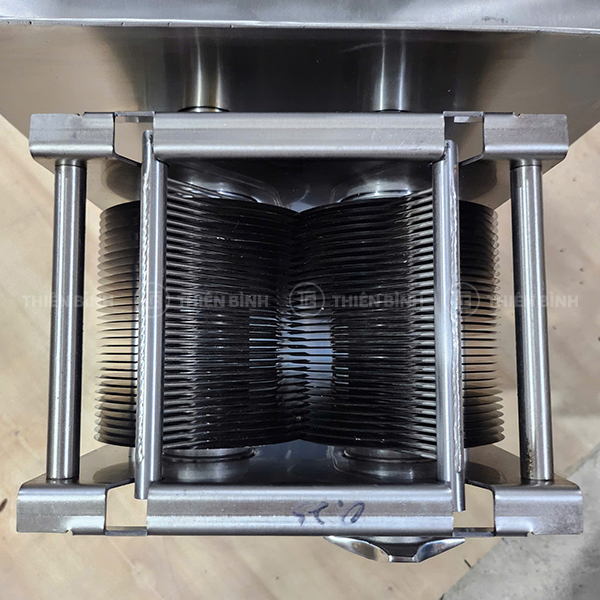 Máy thái thịt để bàn QRLS-400 - ảnh 5 Lưỡi dao thái