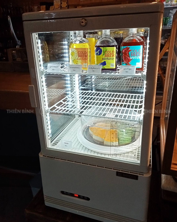 Tủ trưng bày bánh 3 tầng để bàn Sanden SAG-0585C - ảnh 3 Tủ trưng bày bánh Sanden SAG-0585C