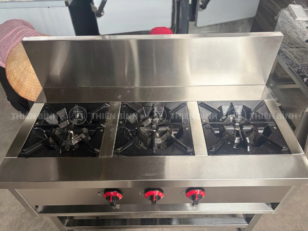Hình ảnh bếp âu 3 họng gas